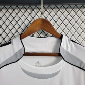 Retro Real Madrid 2006/07 Home Jersey - Image 5