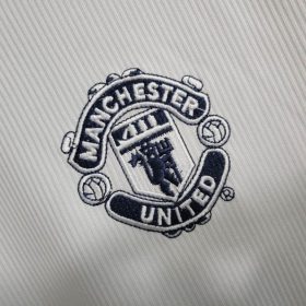 Retro Manchester United 2000/01 Away Long Sleeve Jersey - Image 5