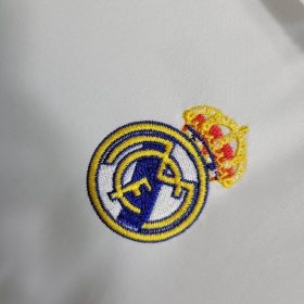 Retro Real Madrid 2011/12 Home Kids Kit - Image 4