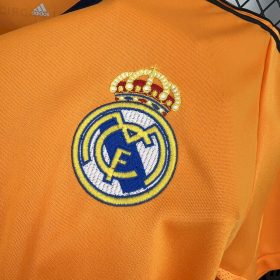 Retro Real Madrid 2013/14 Third Jersey - Image 4