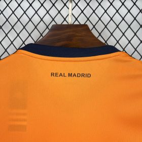 Retro Real Madrid 2013/14 Third Jersey - Image 9