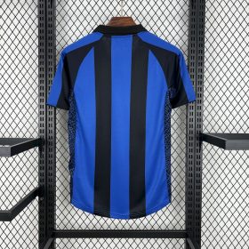Retro Inter Milan 2001/02 Home Jersey - Image 2