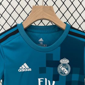 Retro Real Madrid 2017/18 Third Kids Kit - Image 6