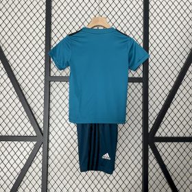 Retro Real Madrid 2017/18 Third Kids Kit - Image 2