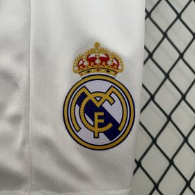 Retro Real Madrid 2016/17 Home Kids Kit - Image 9