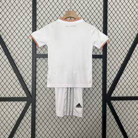 Retro Real Madrid 2013/14 Home Kids Kit - Image 2