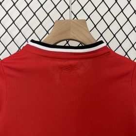 Retro Manchester United 2000/02 Home Kids Kit - Image 4