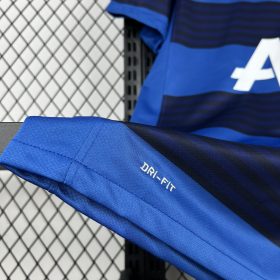 Retro Manchester United 2011/13 Away Jersey - Image 6