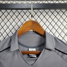 Retro Real Madrid 2005/06 Third Jersey - Image 8