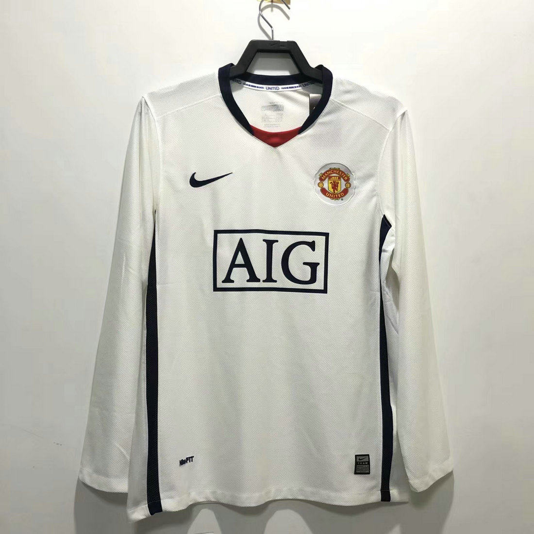 Manchester-United-20082009-Away-LS-Retro-Jersey-33093.jpeg Retro Manchester United 2008/09 Away Long Sleeve Jersey - Image 1
