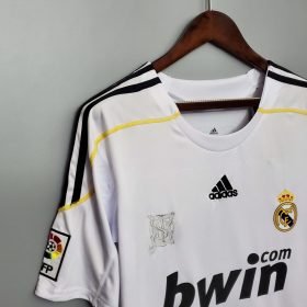 Retro Real Madrid 2009/10 Home Jersey - Image 2