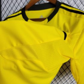 Retro Real Madrid 2011/12 Goalkeeper Jersey - Image 9