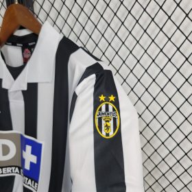 Retro Juventus 1998/99 Home Jersey - Image 8